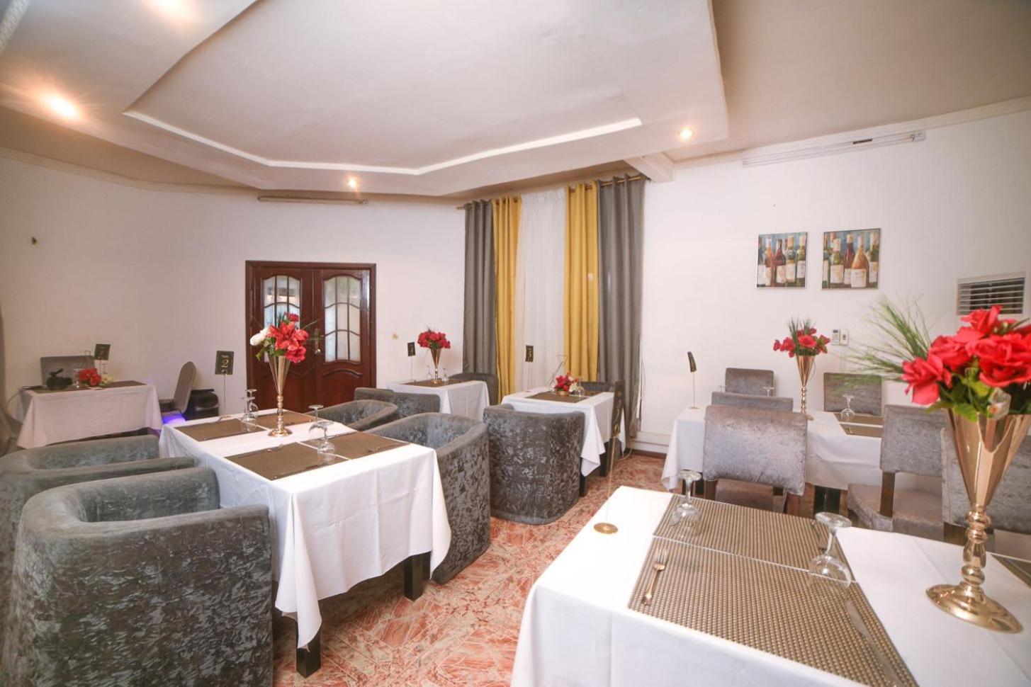 Les Résidences de la Providence - Appart Hotel Yaoundé Exterior foto